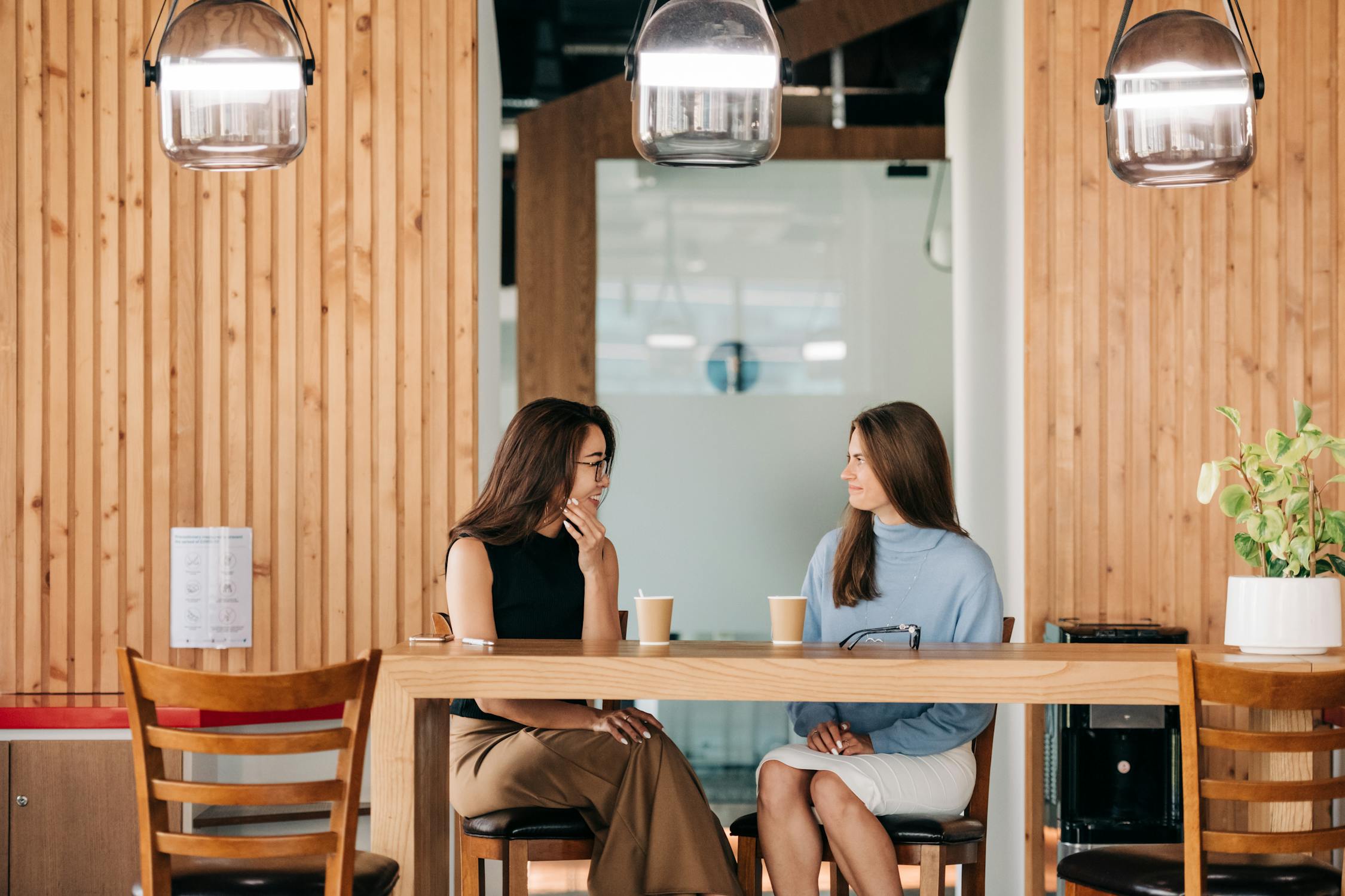 Học viên luyện nói tiếng Anh